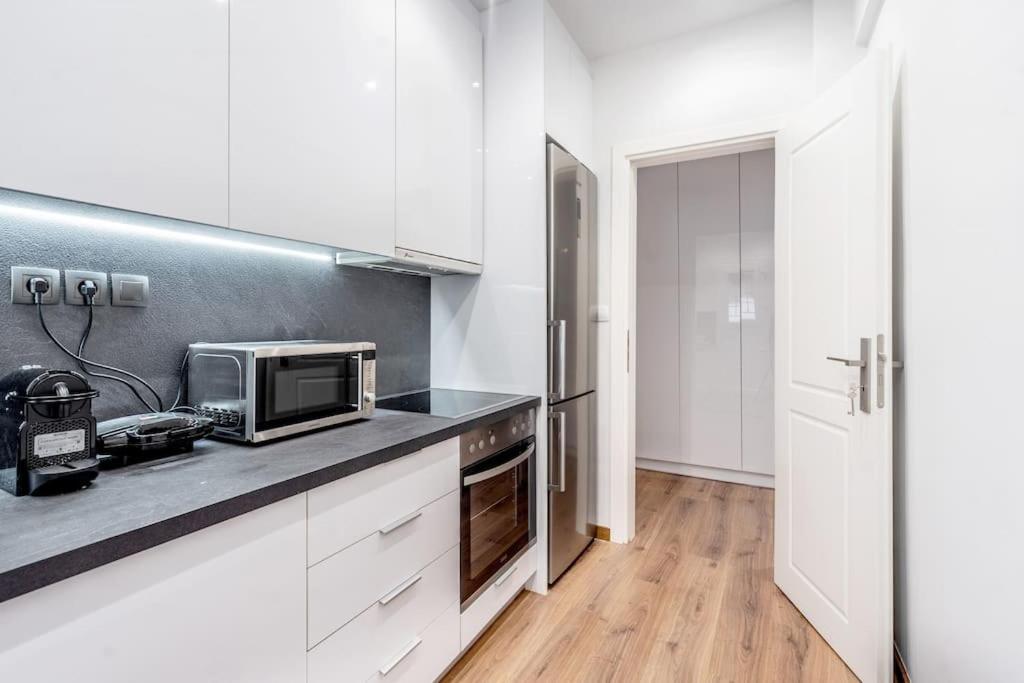 Modernised Athenian Apartment /W 2Br & 2Ba Esterno foto