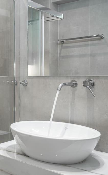 Modernised Athenian Apartment /W 2Br & 2Ba Esterno foto