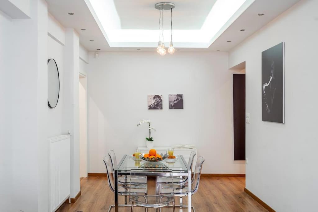 Modernised Athenian Apartment /W 2Br & 2Ba Esterno foto